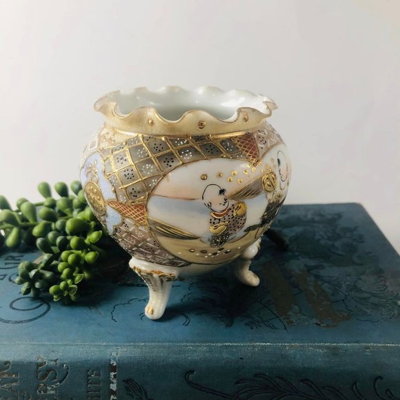 Vtg Japanese Bowl Translucent Gilded Moriage Porcelain Ruffled 3 and a half inch - Picture 8 of 9